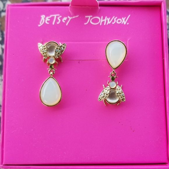 Betsey Johnson Bee Necklace Set - Picture 2 of 6